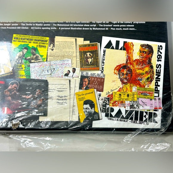 The Official Treasures of Muhammad Ali - Large Collector’s Book 🥊 - Picture 6 of 9